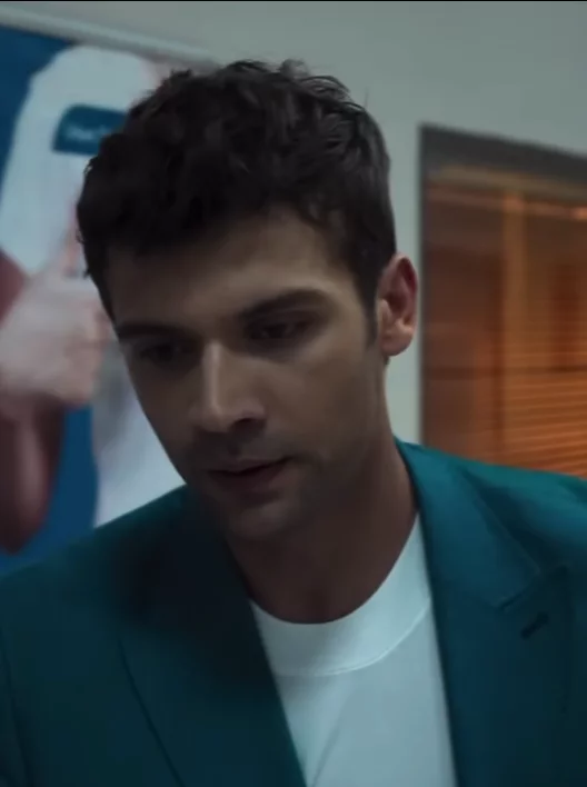 Незнакомец в зеркале 1 серия